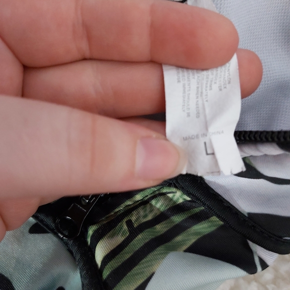 Full piece swim suit - Picture 2 of 3